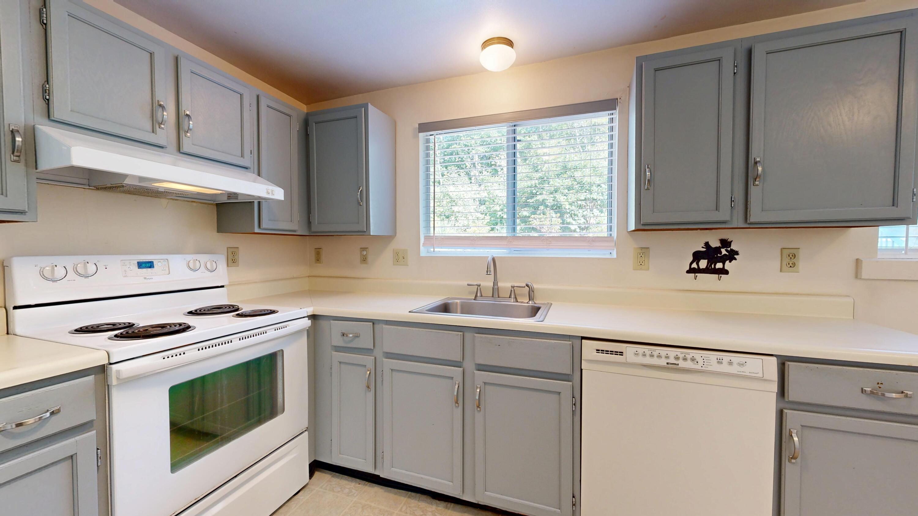 801 U.S. Rte 1, Unit K3 York, ME 03909 - Photo 4 of 45 801-U-S-Route-1-knollwood-K3-09152025_08