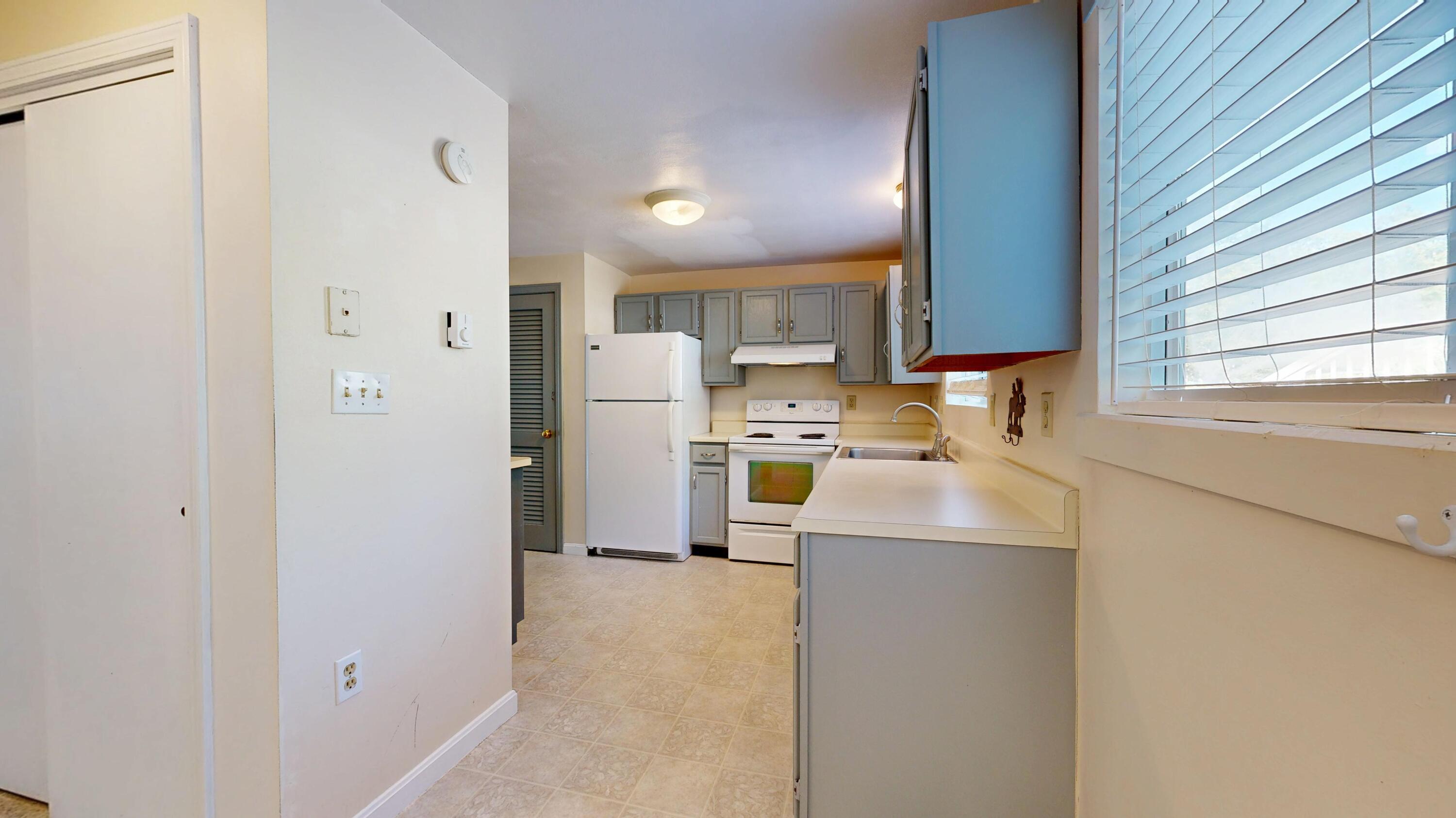 801 U.S. Rte 1, Unit K3 York, ME 03909 - Photo 9 of 45 801-U-S-Route-1-knollwood-K3-09152025_08