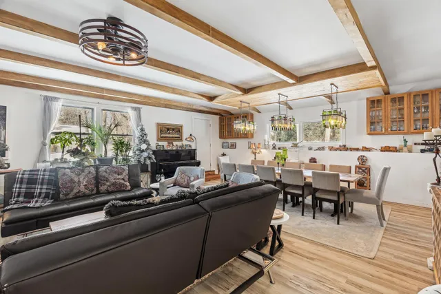 $849,000 | 201 Townes Lane, Wayzata, MN 55391
