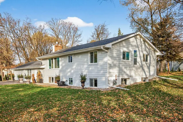 $849,000 | 201 Townes Lane, Wayzata, MN 55391