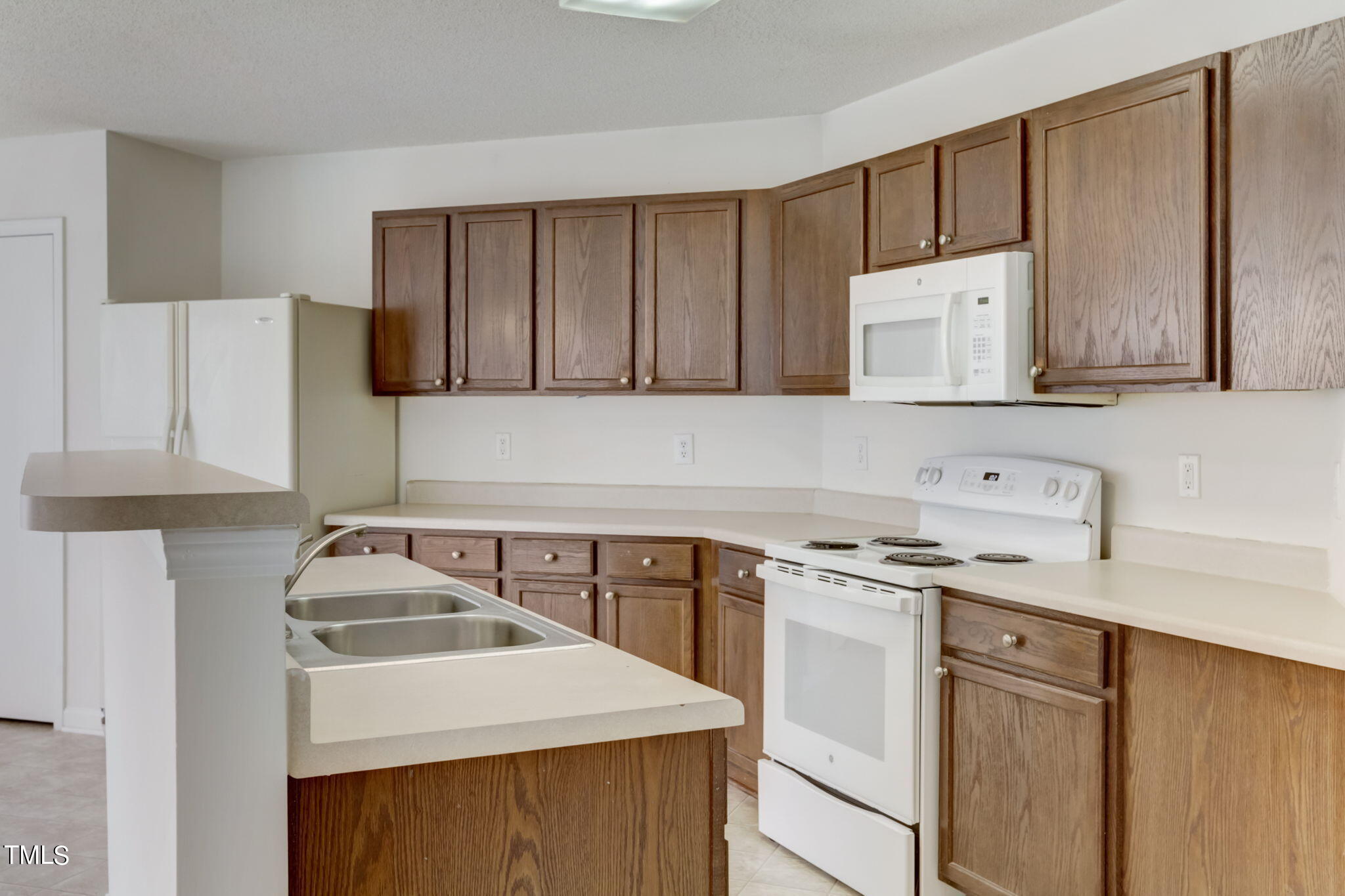 2524 Quarry Ridge Lane Raleigh, NC 27610 - Photo 12 of 36 16-web-or-mls-Quarry Ridge Ln-016