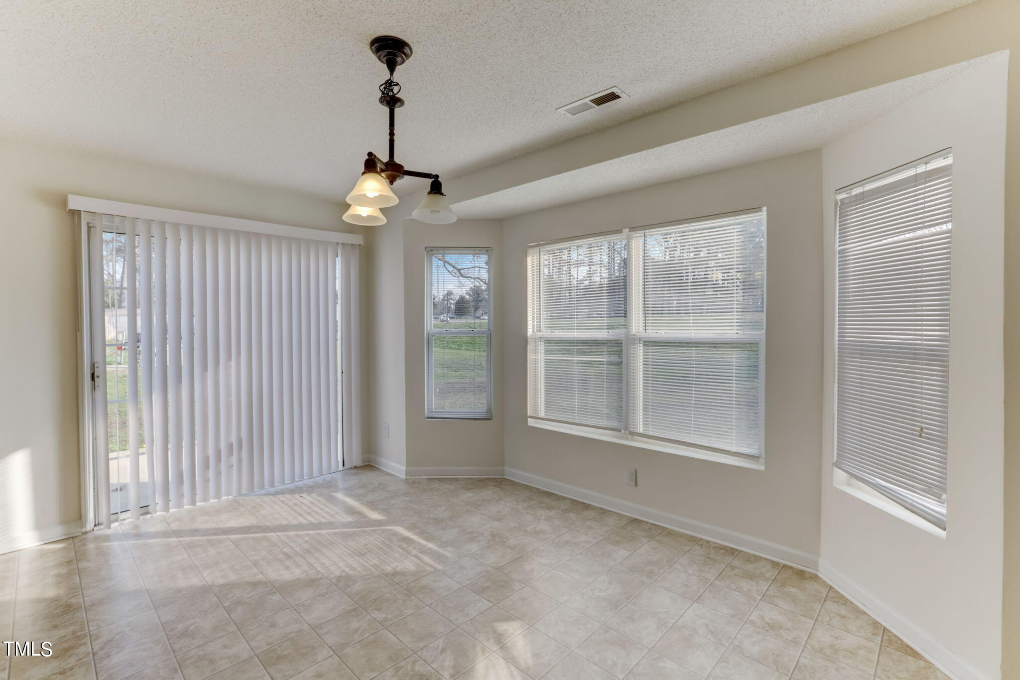 2524 Quarry Ridge Lane Raleigh, NC 27610 - Photo 14 of 36 18-web-or-mls-Quarry Ridge Ln-018
