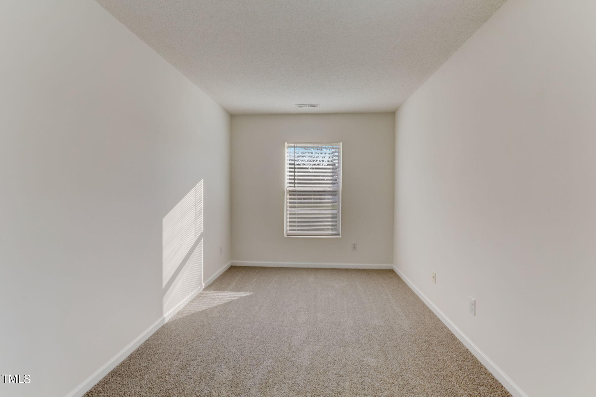 2524 Quarry Ridge Lane Raleigh, NC 27610 - Photo 17 of 36 21-web-or-mls-Quarry Ridge Ln-021