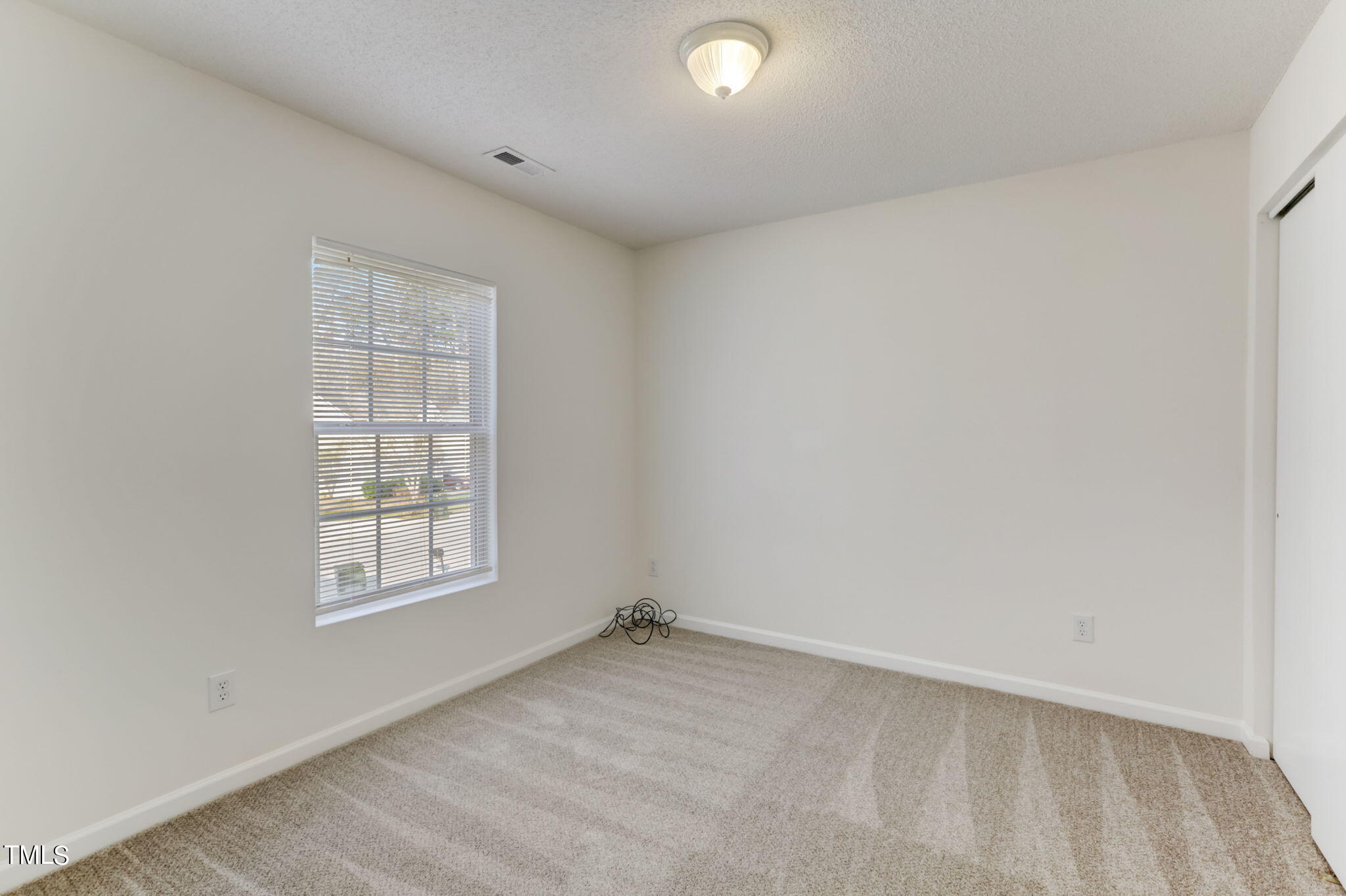 2524 Quarry Ridge Lane Raleigh, NC 27610 - Photo 23 of 36 29-web-or-mls-Quarry Ridge Ln-029