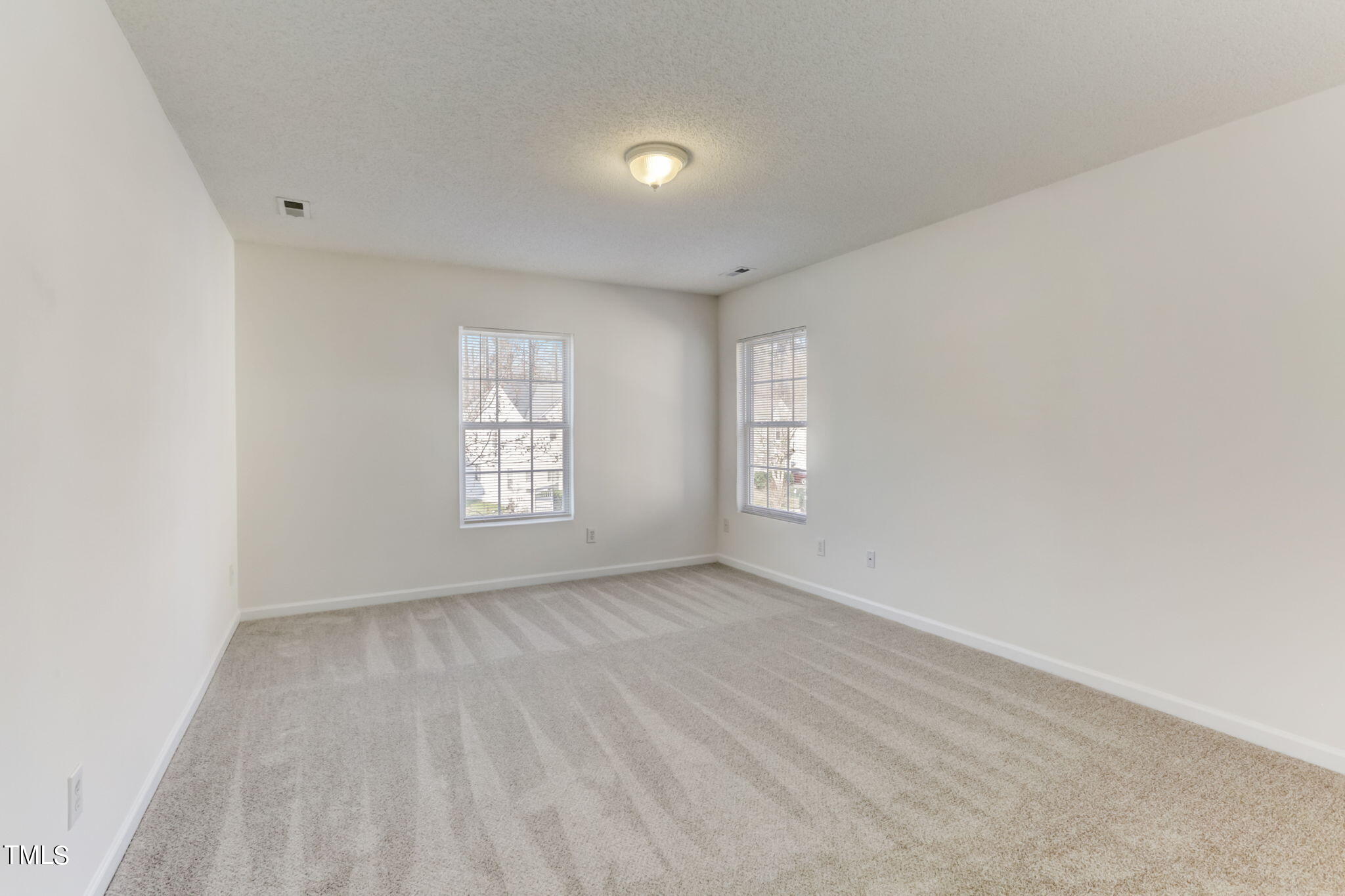 2524 Quarry Ridge Lane Raleigh, NC 27610 - Photo 26 of 36 33-web-or-mls-Quarry Ridge Ln-033