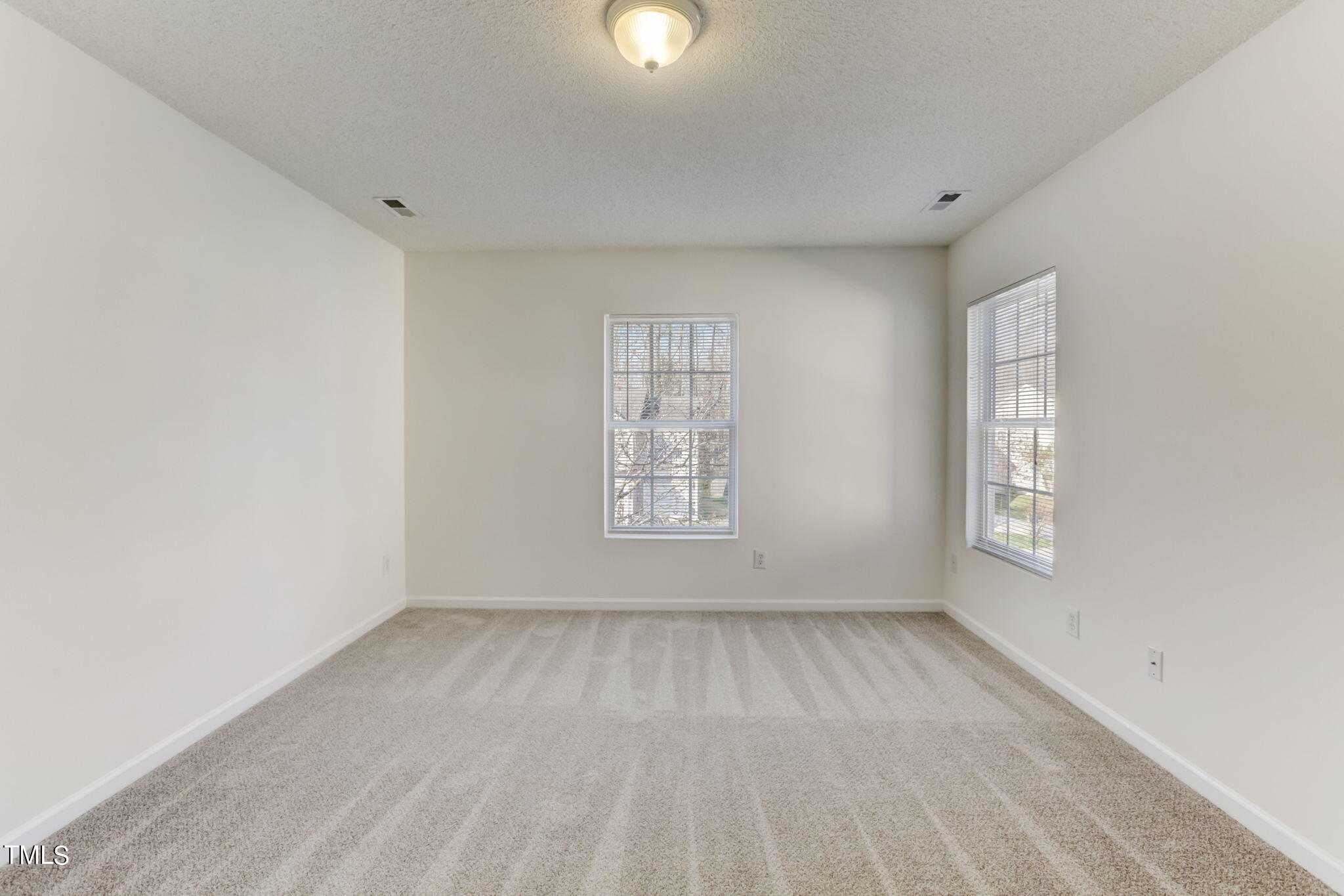 2524 Quarry Ridge Lane Raleigh, NC 27610 - Photo 28 of 36 35-web-or-mls-Quarry Ridge Ln-035