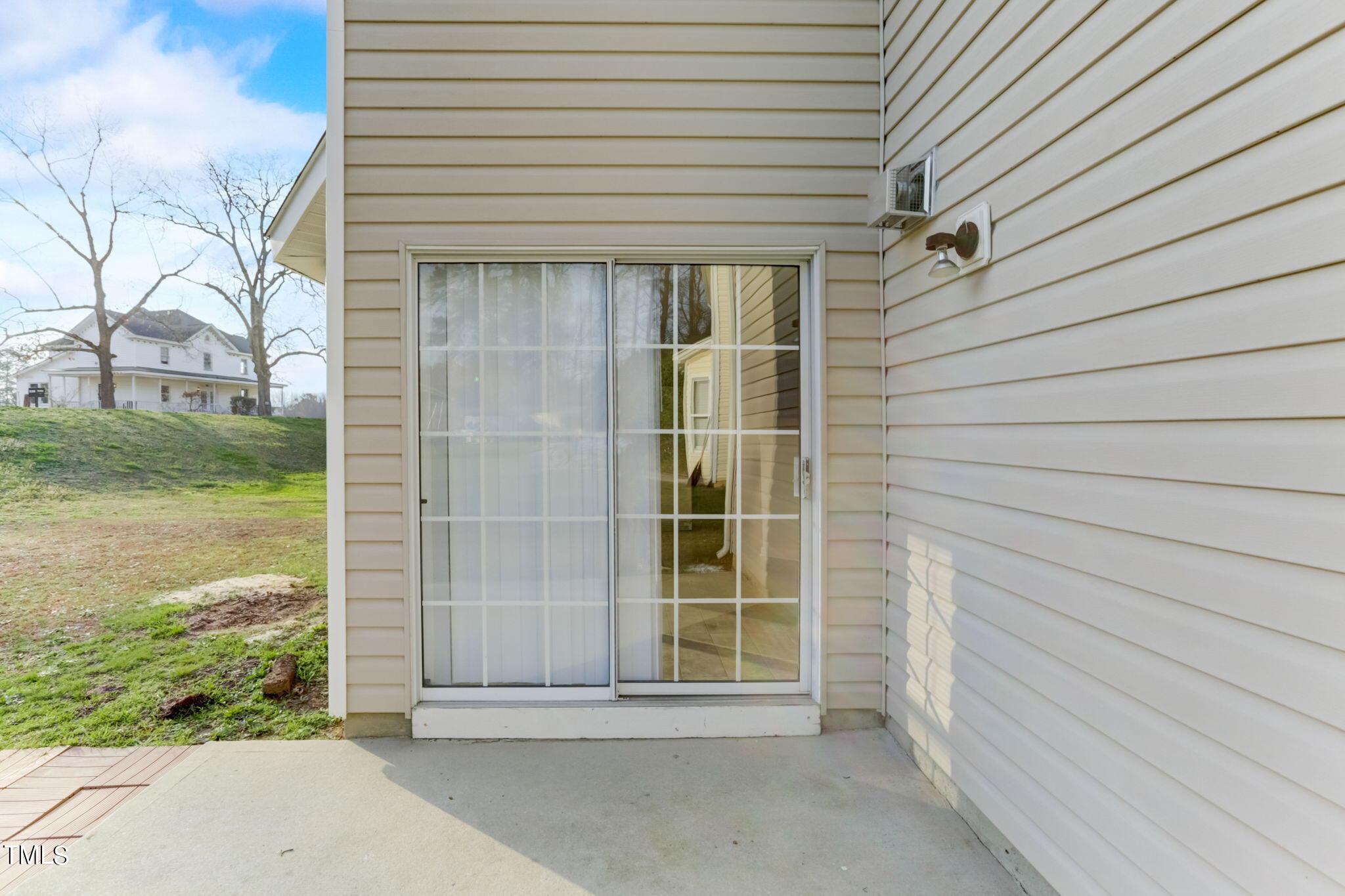2524 Quarry Ridge Lane Raleigh, NC 27610 - Photo 31 of 36 38-web-or-mls-Quarry Ridge Ln-038