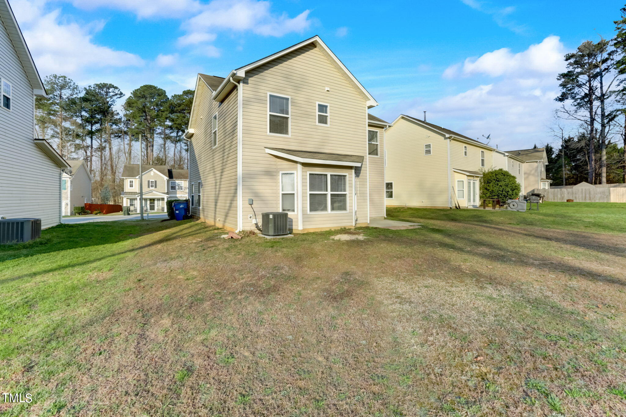 2524 Quarry Ridge Lane Raleigh, NC 27610 - Photo 34 of 36 41-web-or-mls-Quarry Ridge Ln-041