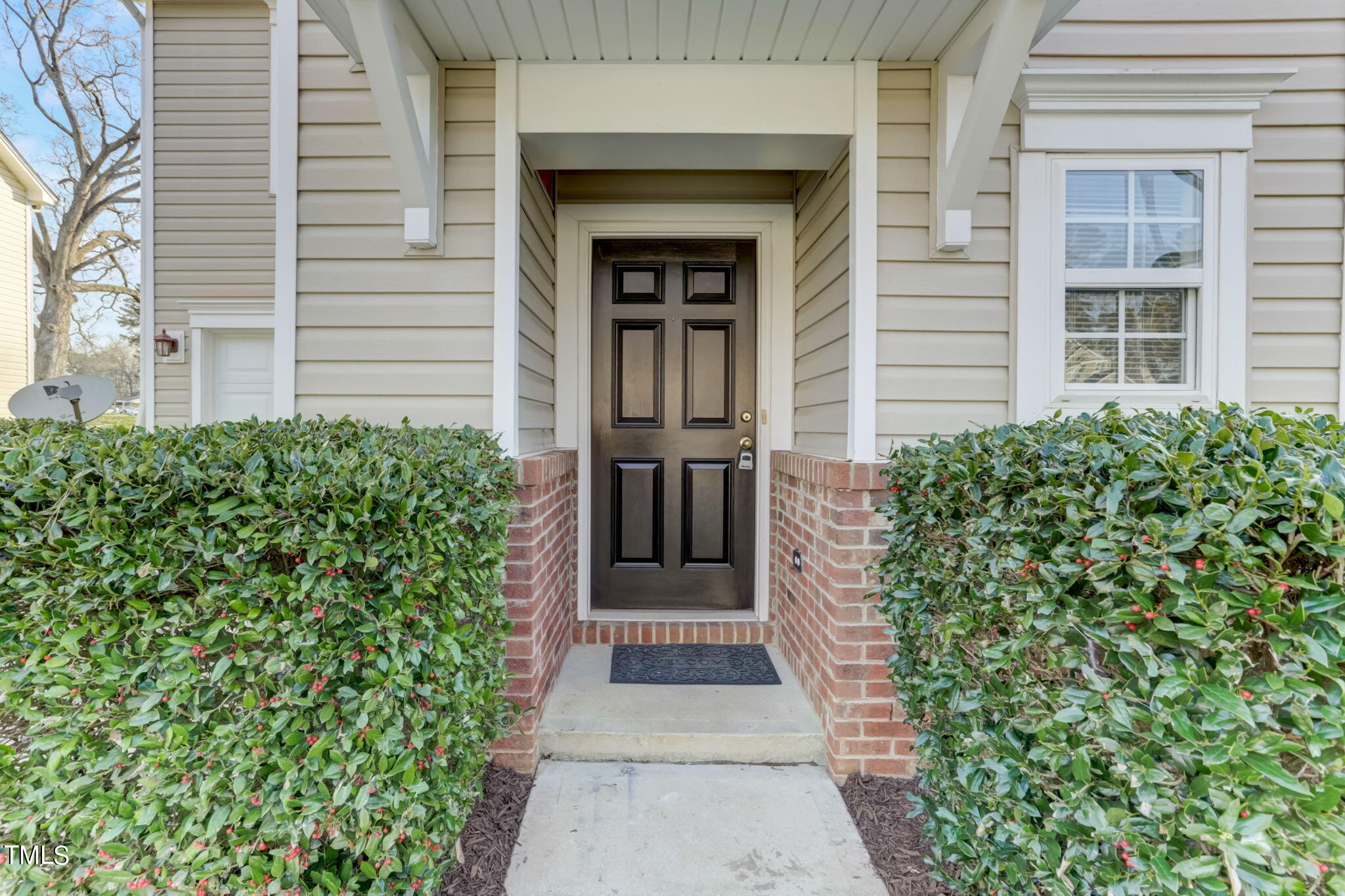 2524 Quarry Ridge Lane Raleigh, NC 27610 - Photo 5 of 36 7-web-or-mls-Quarry Ridge Ln-007