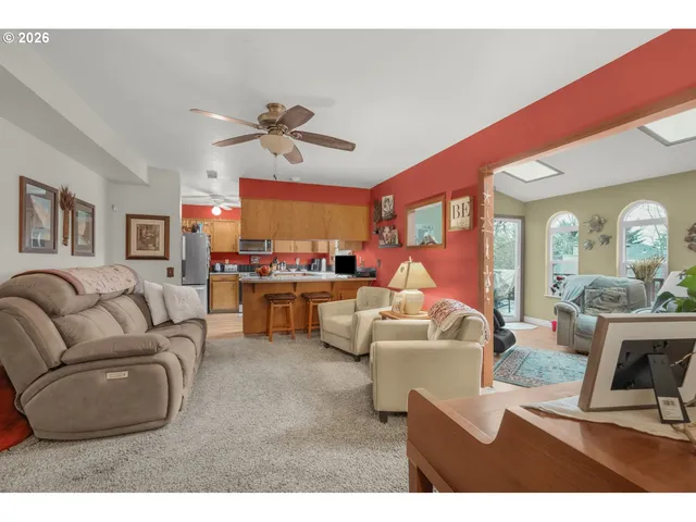 $560,000 | 7450 Southwest 184th Place, Beaverton, OR 97007