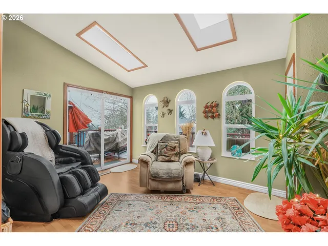 $560,000 | 7450 Southwest 184th Place, Beaverton, OR 97007