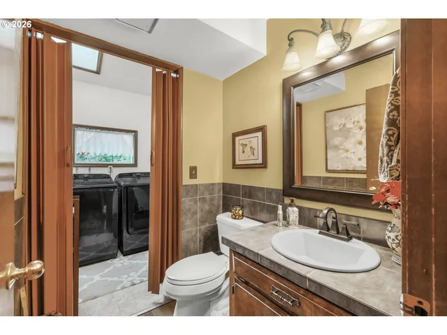 $560,000 | 7450 Southwest 184th Place, Beaverton, OR 97007