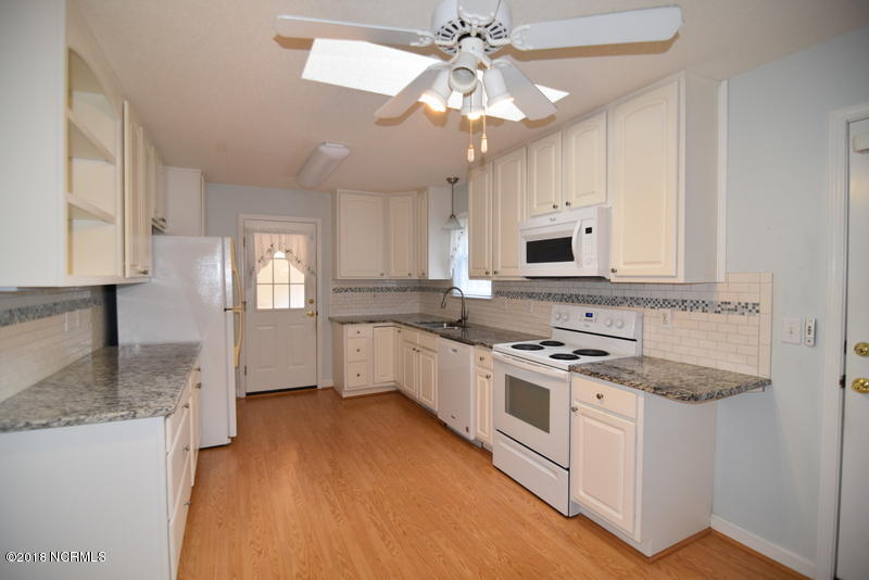 414 Ridge Road Wilmington, NC 28412 - Photo 3 of 15 DSC_2053