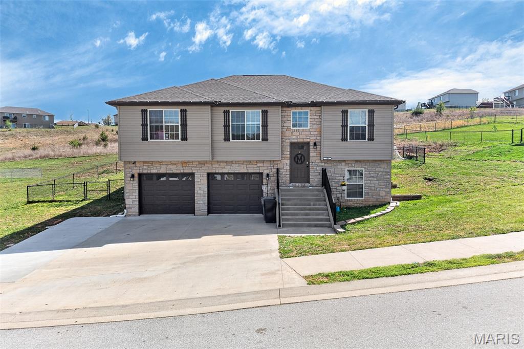 205 Ridgeview Drive St. Robert, MO 65584 - Photo 1 of 56