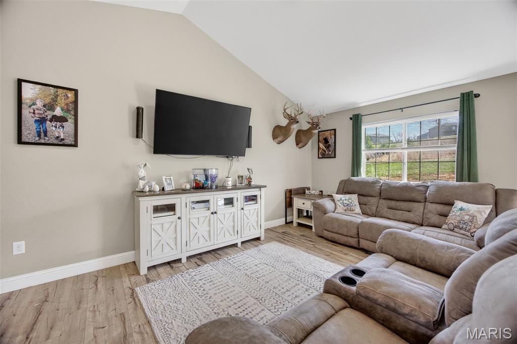 205 Ridgeview Drive St. Robert, MO 65584 - Photo 3 of 56