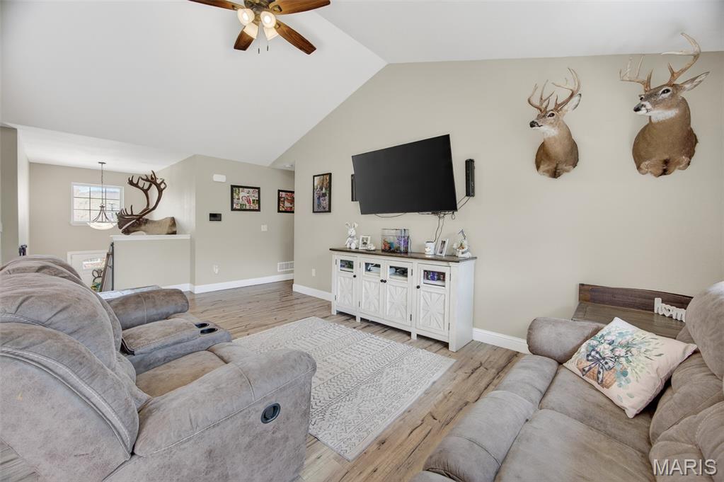 205 Ridgeview Drive St. Robert, MO 65584 - Photo 4 of 56