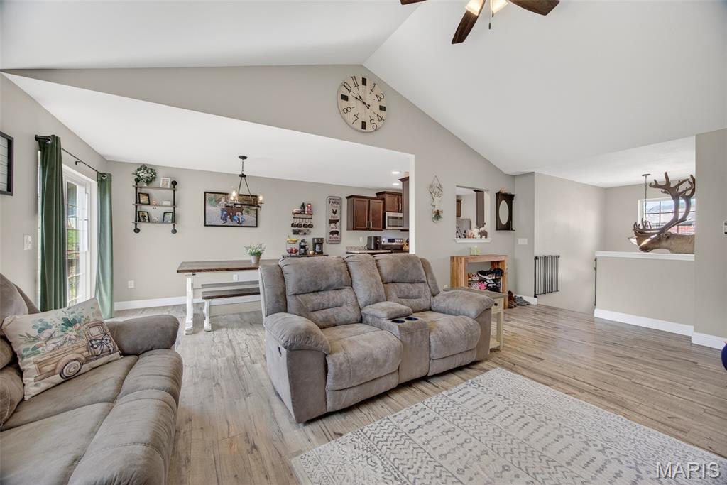 205 Ridgeview Drive St. Robert, MO 65584 - Photo 5 of 56