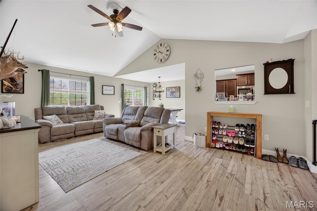 205 Ridgeview Drive St. Robert, MO 65584 - Photo 6 of 56