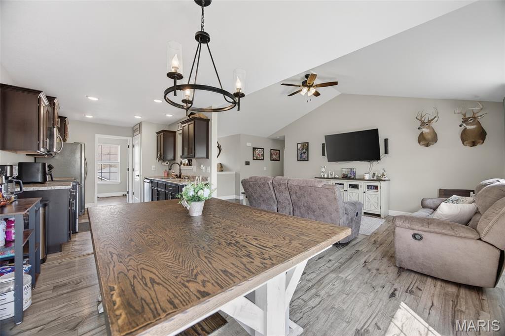 205 Ridgeview Drive St. Robert, MO 65584 - Photo 9 of 56