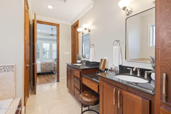 $530,000 | 205 West Vallauris Drive, Lafayette, LA 70507