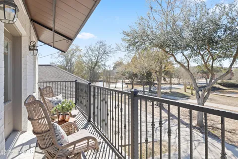 $530,000 | 205 West Vallauris Drive, Lafayette, LA 70507