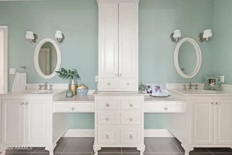 $550,000 | 205 West Vallauris Drive, Lafayette, LA 70507