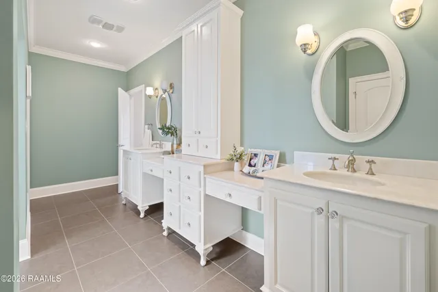 $550,000 | 205 West Vallauris Drive, Lafayette, LA 70507