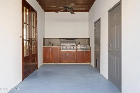 $530,000 | 205 West Vallauris Drive, Lafayette, LA 70507