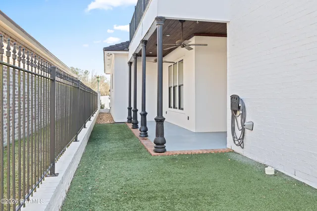 $550,000 | 205 West Vallauris Drive, Lafayette, LA 70507