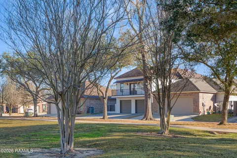 $550,000 | 205 West Vallauris Drive, Lafayette, LA 70507