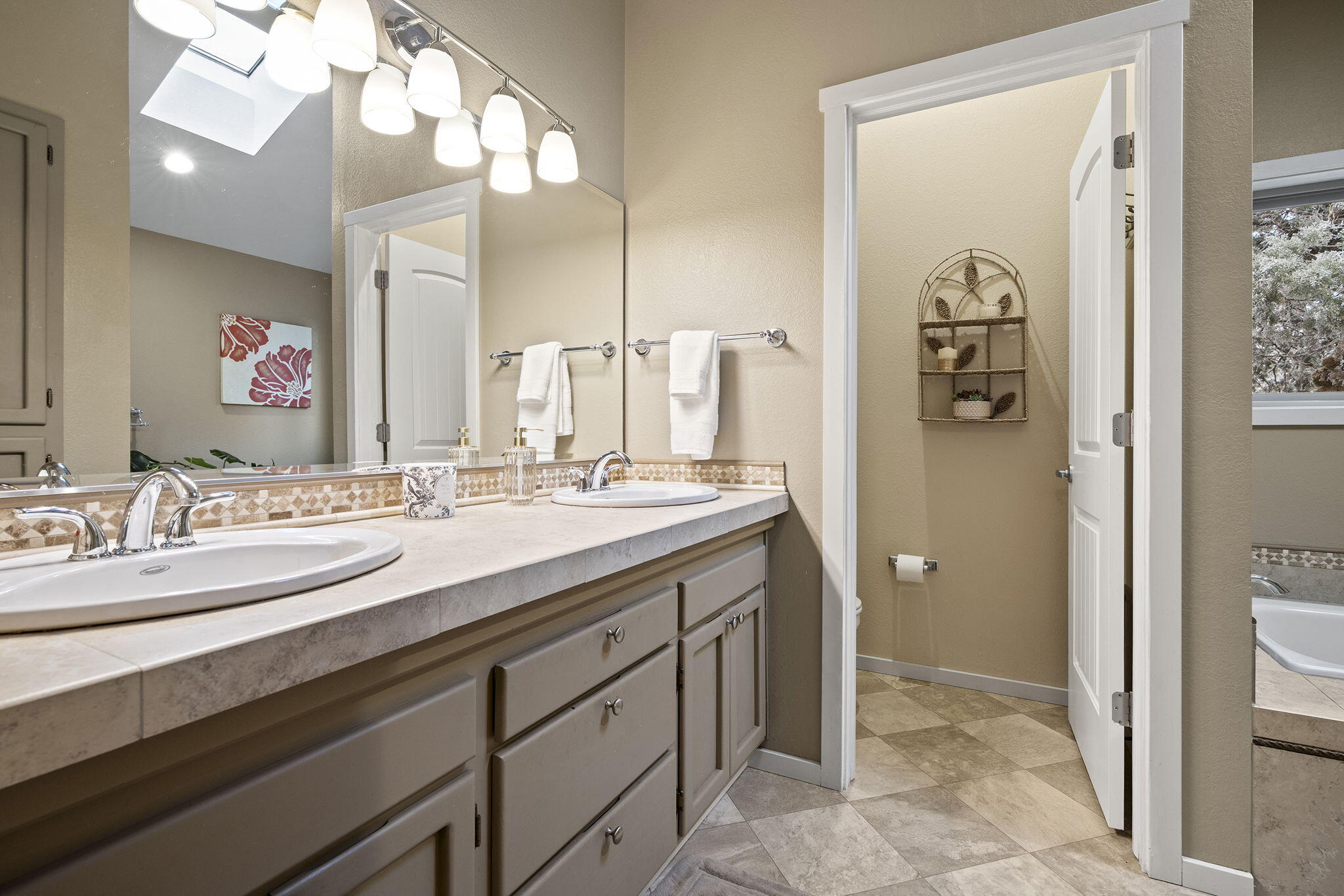 20275 Rogers Road Bend, OR 97703 - Photo 20 of 44 Gallery Image 20