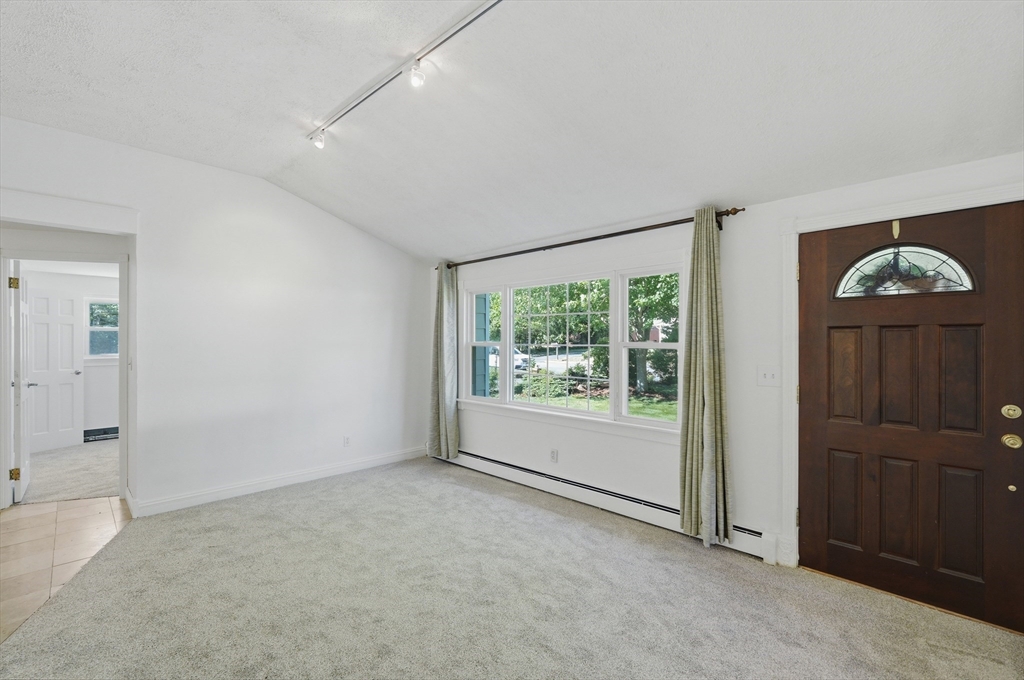 251 Shady Brook Lane Springfield, MA 01118 - Photo 7 of 32