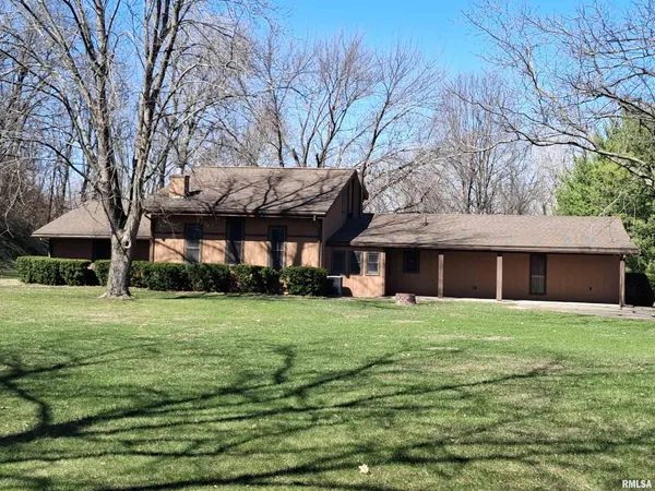 $290,000 | 23074 North Cherokee Road, Cuba, IL 61427
