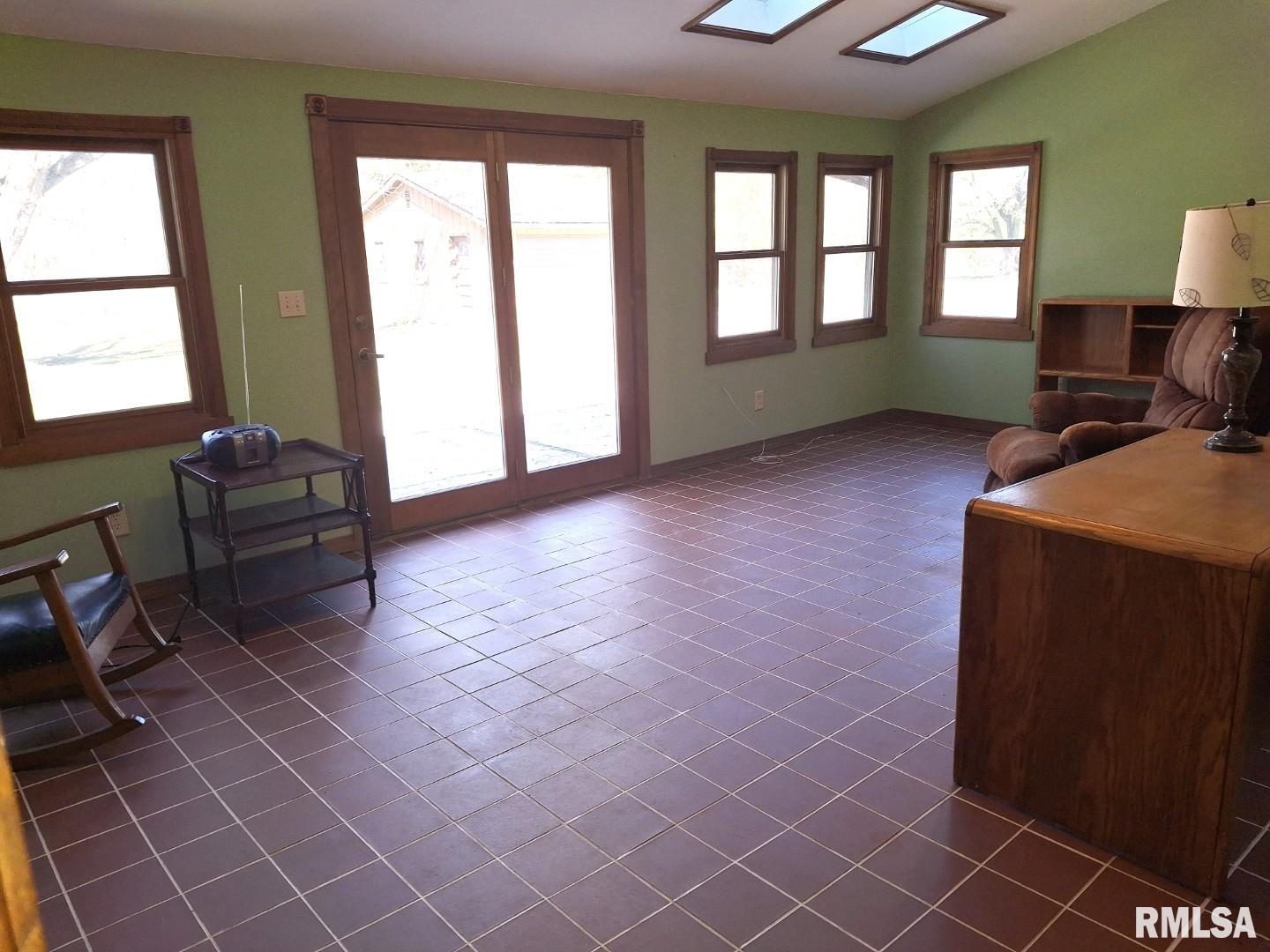 23074 North Cherokee Road Cuba, IL 61427 - Photo 13 of 50