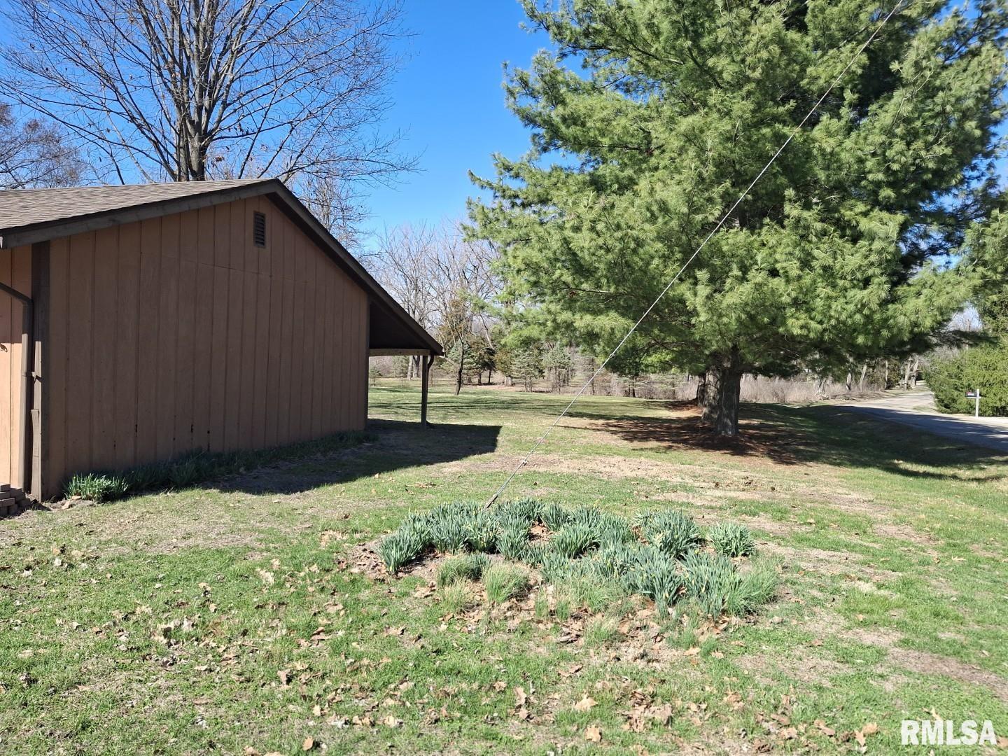 23074 North Cherokee Road Cuba, IL 61427 - Photo 2 of 50