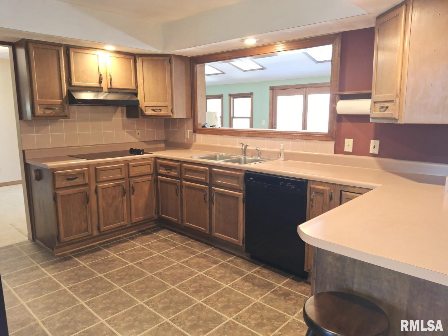 23074 North Cherokee Road Cuba, IL 61427 - Photo 8 of 50