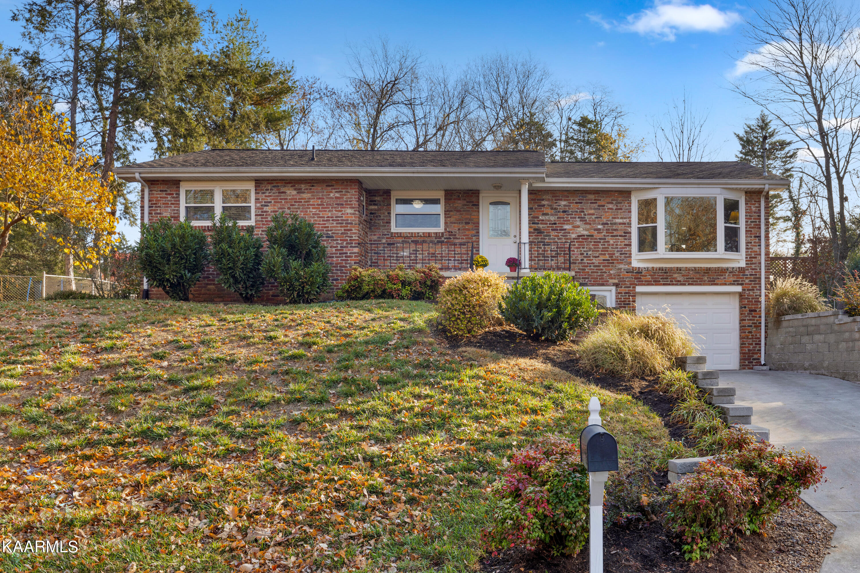 105 Daniel Lane Oak Ridge, TN 37830 - Photo 5 of 31 Positive Perceptions-1