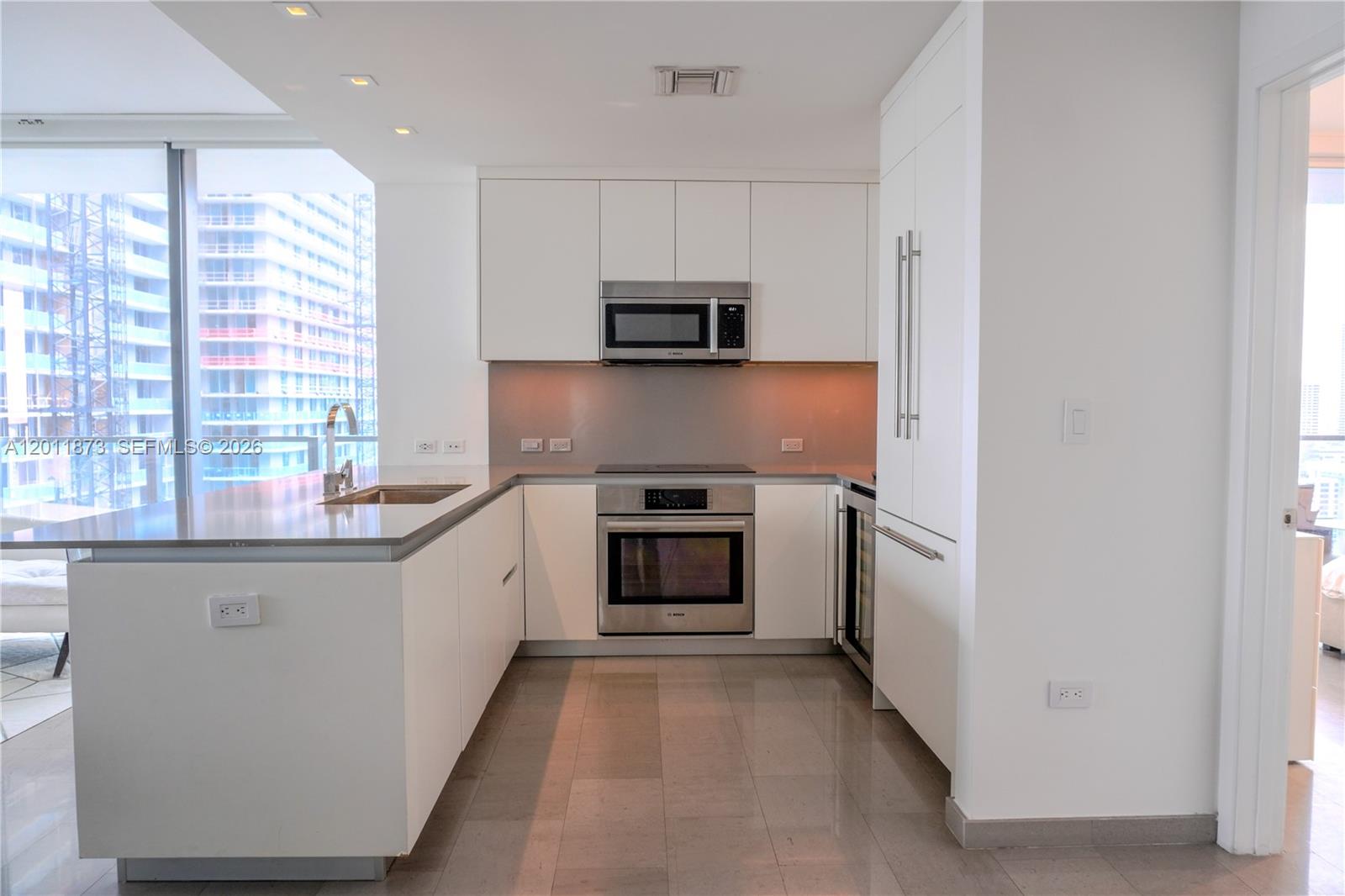 88 Southwest 7th Street, Unit 2112 Miami, FL 33130 - Photo 11 of 33