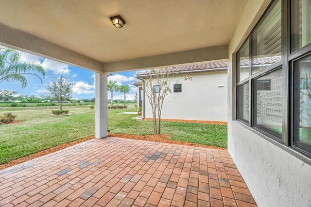a porch with view of outdoor space