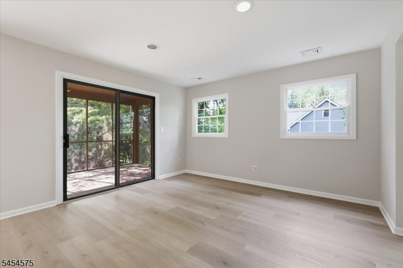 27 Inwood Road Berkeley Heights, NJ 07922 - Photo 12 of 40 Gallery Image 12