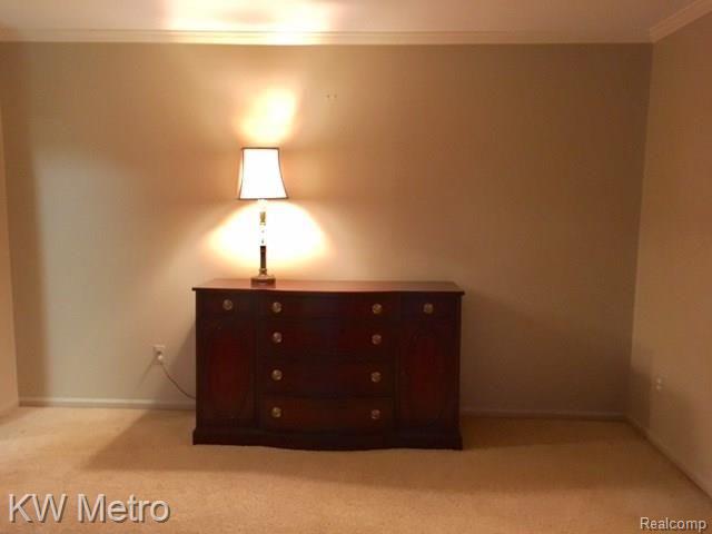 29652 Middlebelt Road, Unit 1402 Farmington Hills, MI 48334 - Photo 5 of 12
