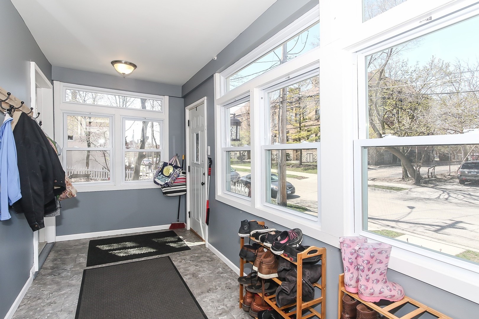271 Center Street Elgin, IL 60120 - Photo 2 of 20