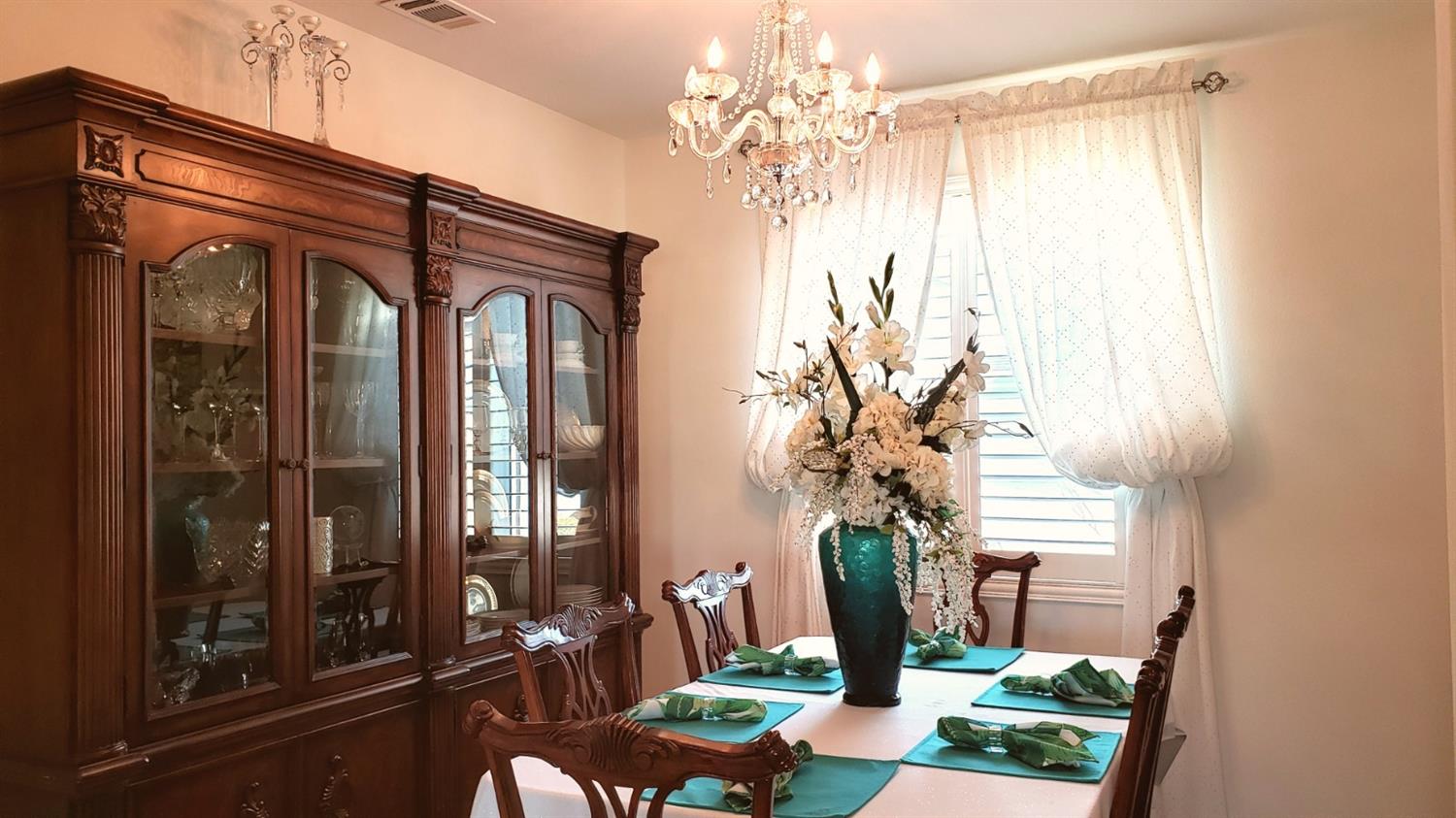 1146 Caddie Loop Lemoore, CA 93245 - Photo 3 of 17