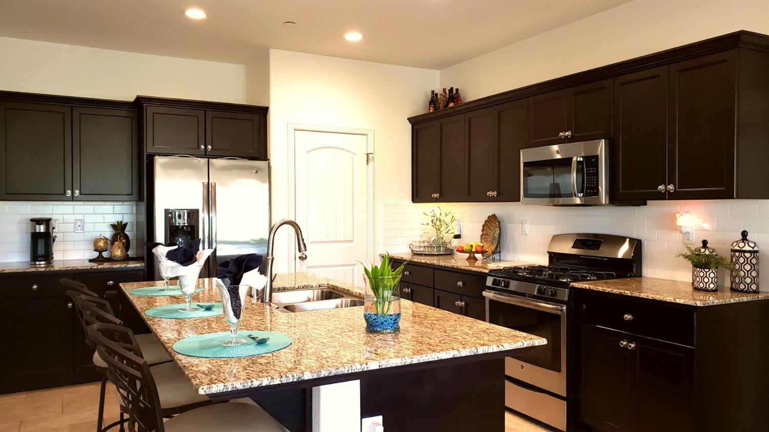 1146 Caddie Loop Lemoore, CA 93245 - Photo 5 of 17