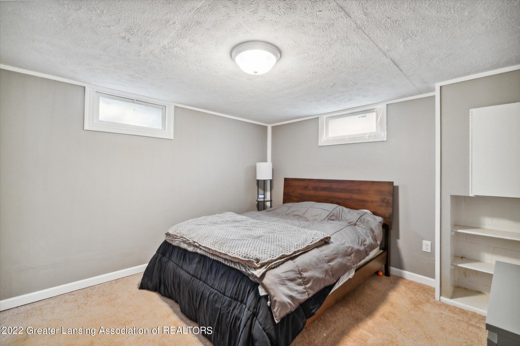 2800 Chatham Road Lansing, MI 48910 - Photo 25 of 35 25-Chatham Rd Lansing, MI 48910_windows
