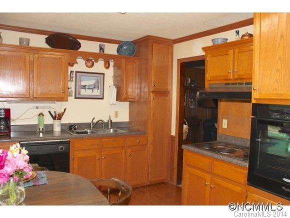 529 Rainbow Rapids Road Rutherfordton, NC 28139 - Photo 4 of 16 Gallery Image 4
