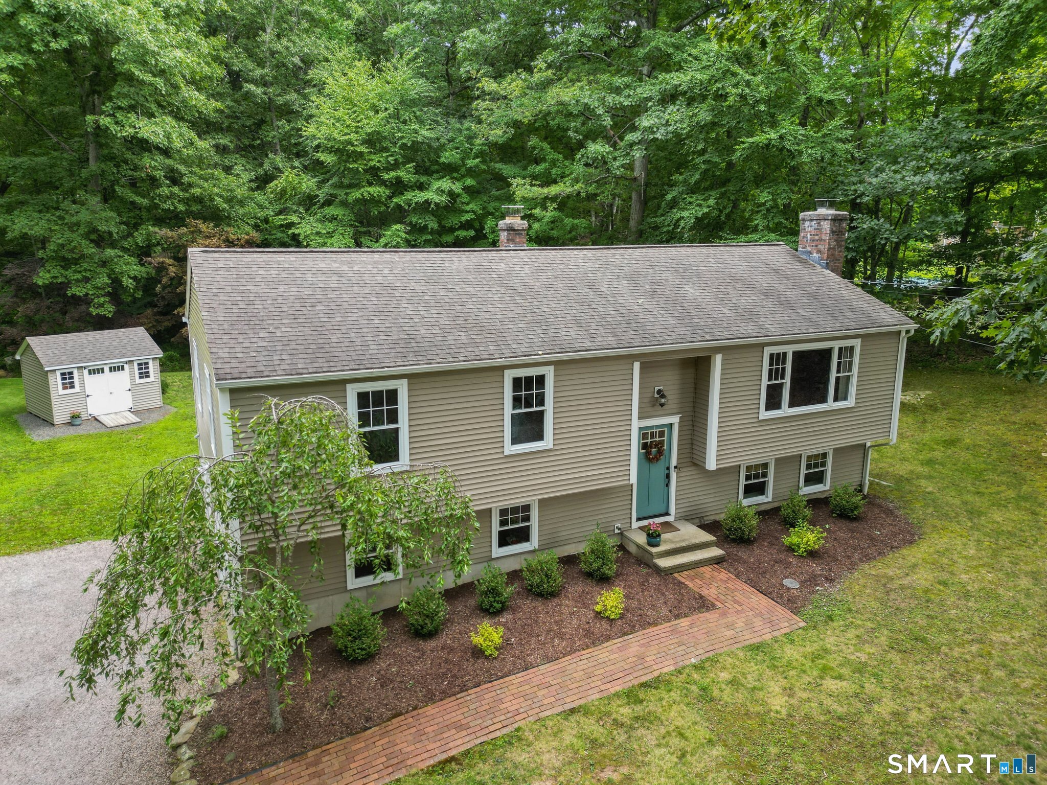 Welcome to 150 Mulberry Point Rd in Guilford CT.