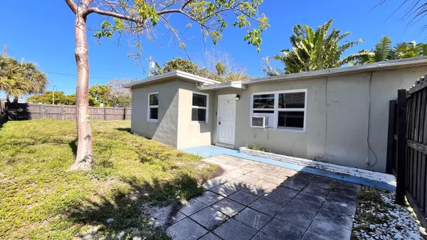 $1,650 | 1325 South L Street, Unit 2, Lake Worth Beach, FL 33460