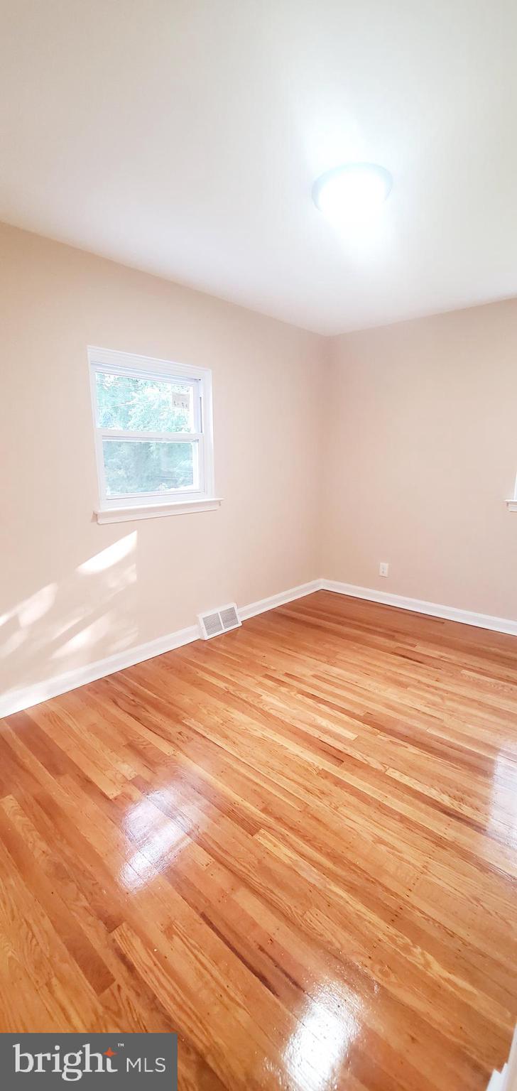 12039 Sewell Road Philadelphia, PA 19116 - Photo 17 of 29