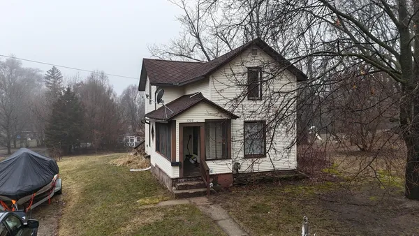 $112,500 | 1300 North Waterloo Avenue, Jackson, MI 49202